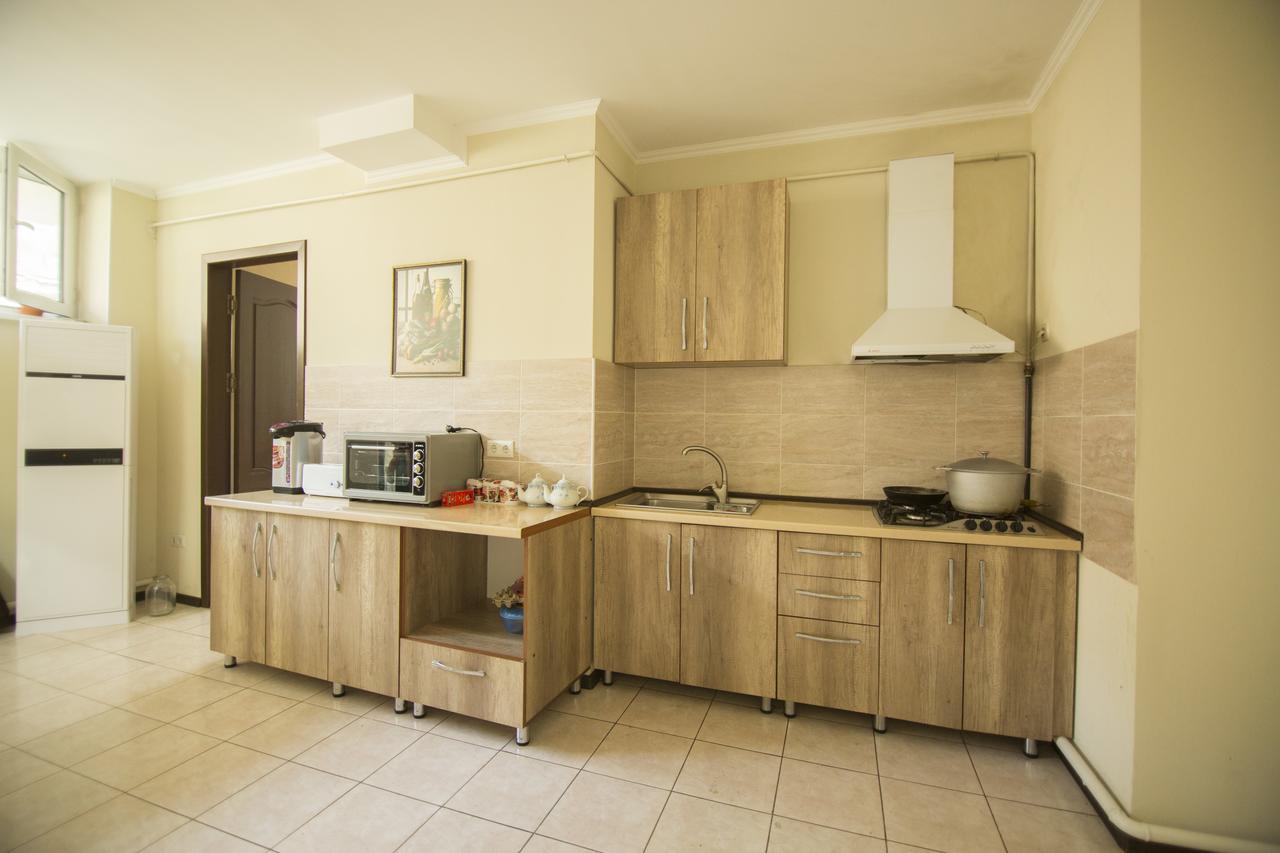 Hostel Esal Oš Exteriér fotografie