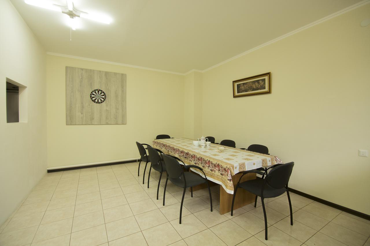 Hostel Esal Oš Exteriér fotografie